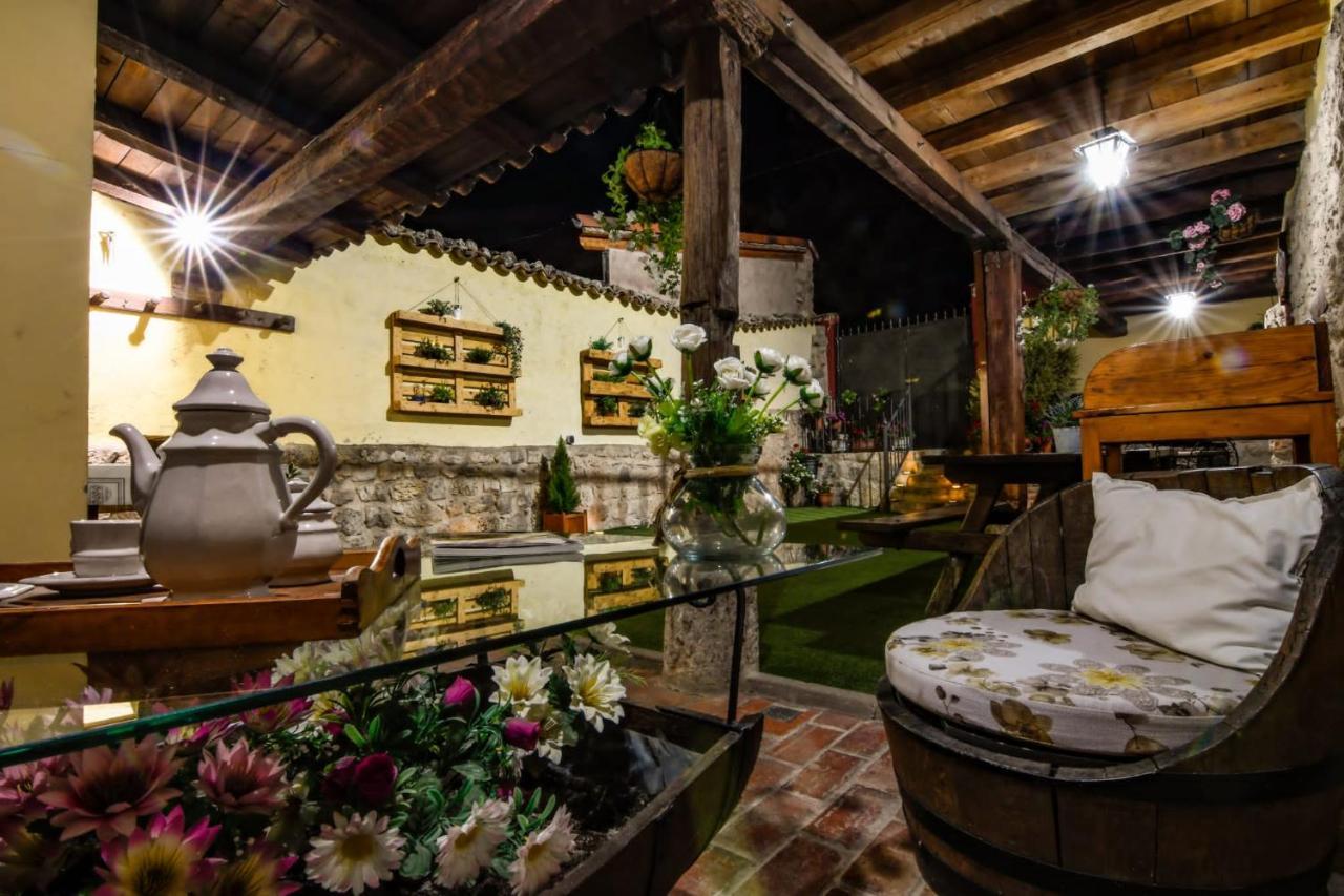 La Mora Cantana Castrojeriz Esterno foto
